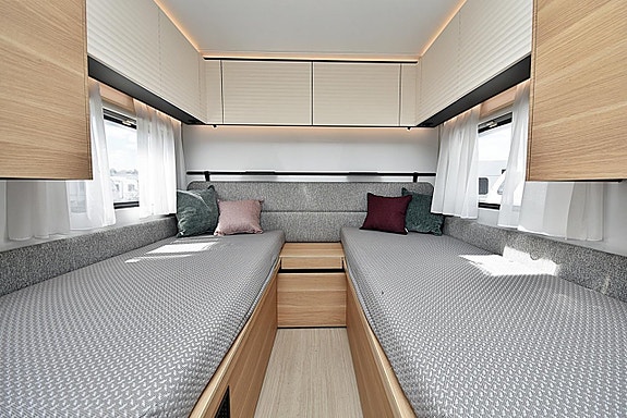 Adria 532 UL Adora, Långbäddar 15 of 27