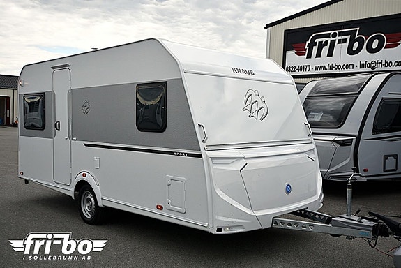 Knaus 450 FU Sport, Dubbelbädd