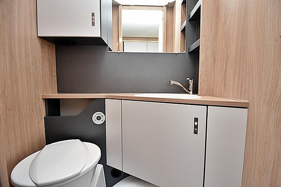 Knaus 460 EU Sport, Långbäddar 22 of 27