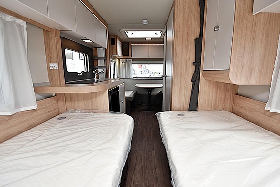 Knaus 460 EU Sport, Långbäddar 15 of 27