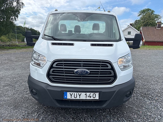 Ford Transit 2 of 5