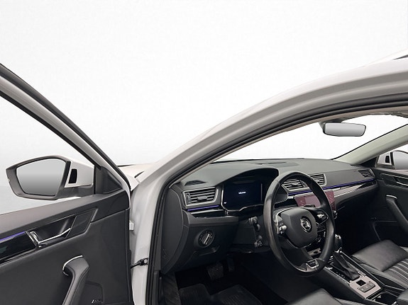 Skoda Superb 10 of 30