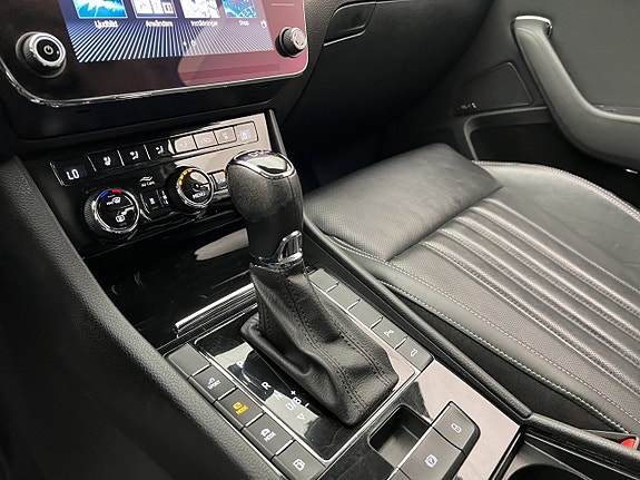 Skoda Superb 24 of 30
