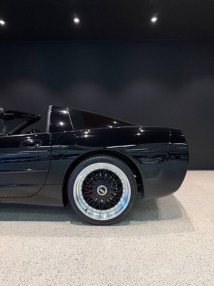 Chevrolet Corvette 5 of 5