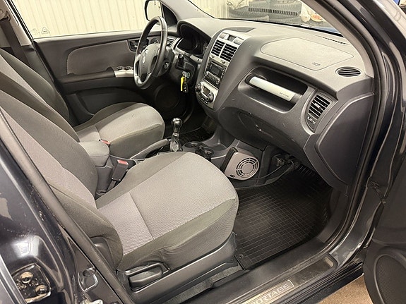 Kia Sportage 12 of 16