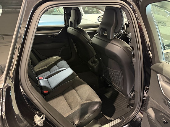 Volvo V90 21 of 25