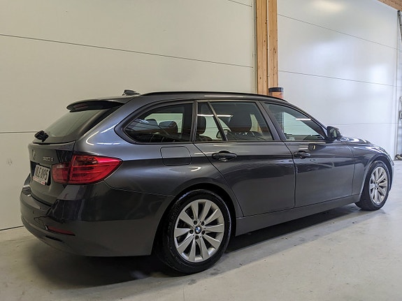 BMW 320d 4 of 29