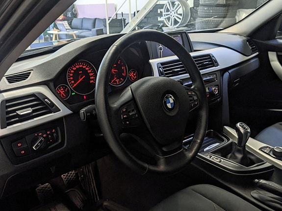 BMW 320d 20 of 29