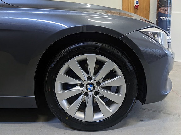 BMW 320d 13 of 29