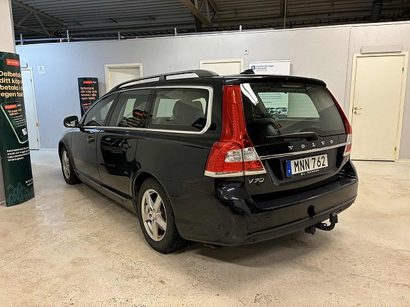Volvo V70 4 of 5