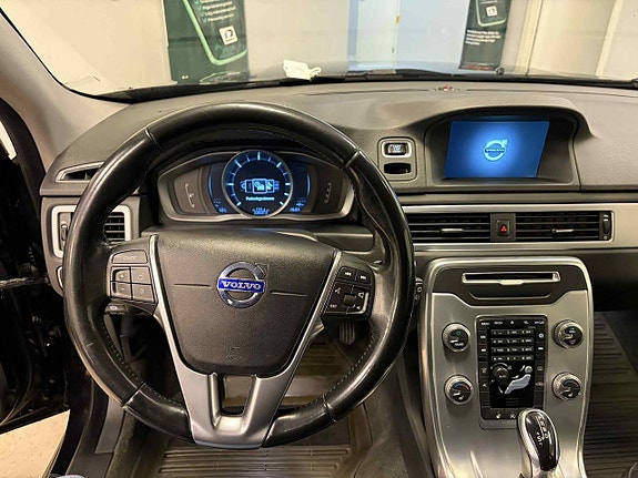 Volvo V70 8 of 12
