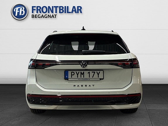 Volkswagen Passat 7 of 30