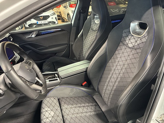 Volkswagen Passat 29 of 30