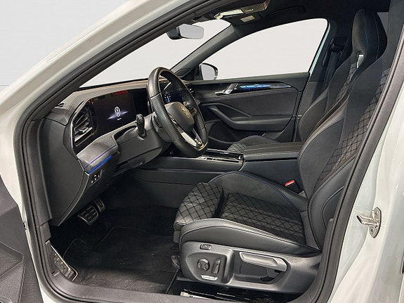 Volkswagen Passat 9 of 30