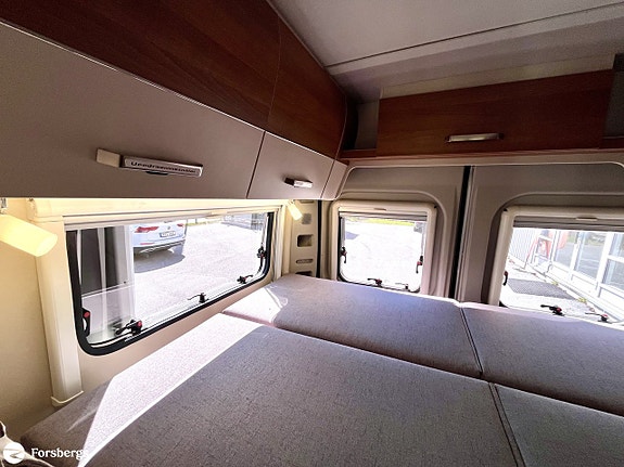 Knaus VAN TOURER 600 / DIESELPANNA / POP-UP TAK / 4 SÄNGPLATSER 14 of 17