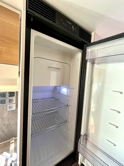 Knaus VAN TOURER 600 / DIESELPANNA / POP-UP TAK / 4 SÄNGPLATSER 15 of 17