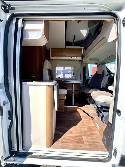 Knaus VAN TOURER 600 / DIESELPANNA / POP-UP TAK / 4 SÄNGPLATSER 6 of 17