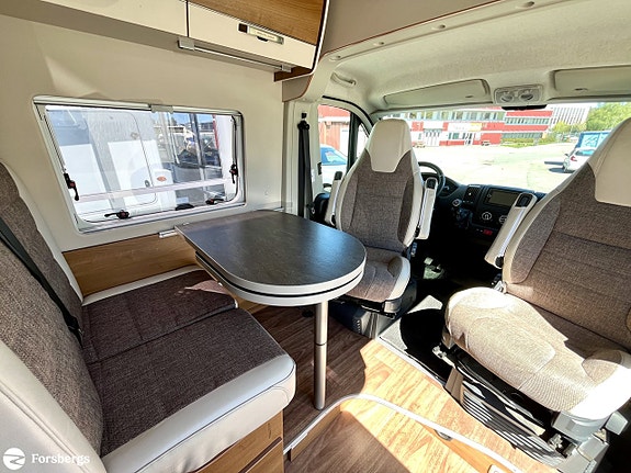 Knaus VAN TOURER 600 / DIESELPANNA / POP-UP TAK / 4 SÄNGPLATSER 9 of 17
