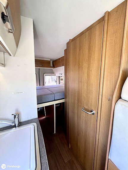 Knaus VAN TOURER 600 / DIESELPANNA / POP-UP TAK / 4 SÄNGPLATSER 11 of 17
