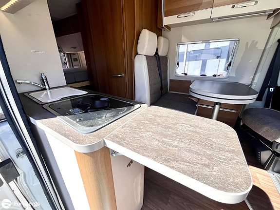 Knaus VAN TOURER 600 / DIESELPANNA / POP-UP TAK / 4 SÄNGPLATSER 7 of 17