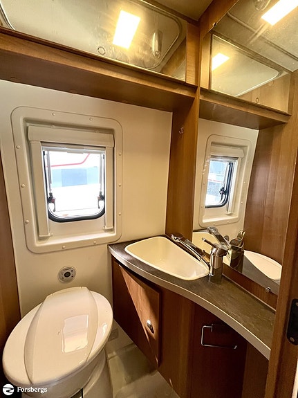 Knaus VAN TOURER 600 / DIESELPANNA / POP-UP TAK / 4 SÄNGPLATSER 12 of 17