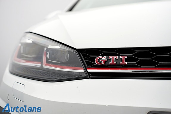 Volkswagen Golf I 21 of 24