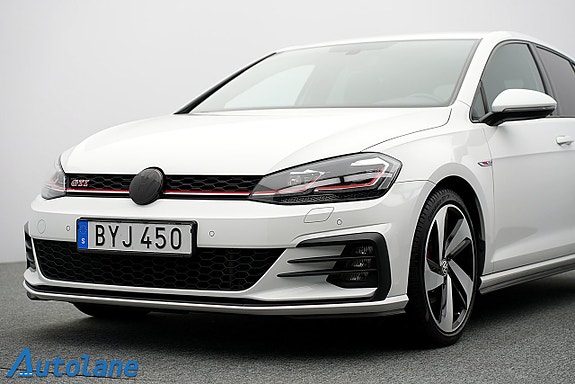 Volkswagen Golf I 19 of 24