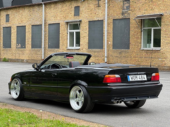 BMW 325i 16 of 30