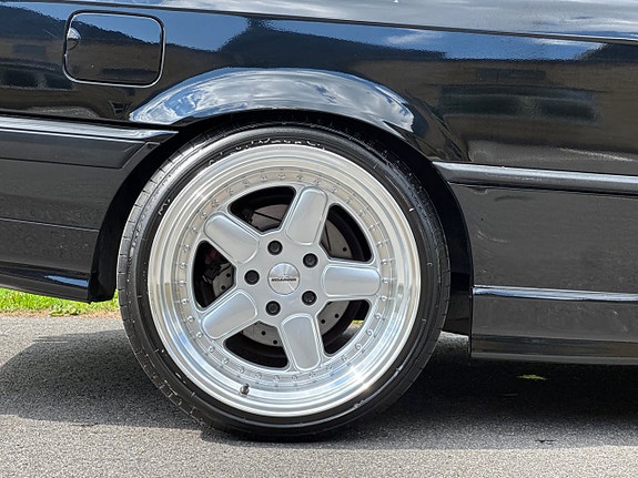 BMW 325i 5 of 5
