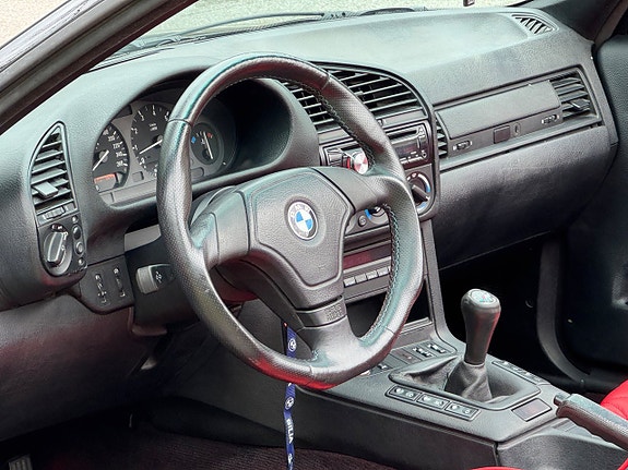 BMW 325i 22 of 30
