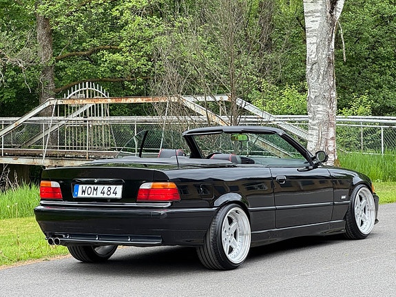 BMW 325i 14 of 30