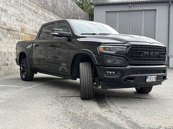 Dodge RAM 1500 2 of 10