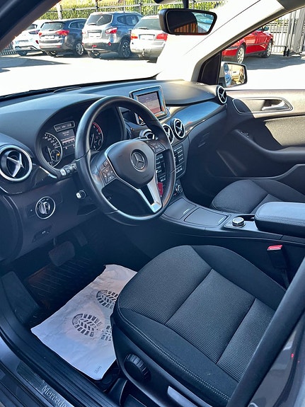 Mercedes-Benz B180 9 of 9