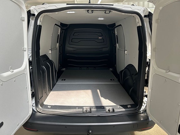 Volkswagen Caddy Maxi 9 of 12