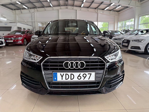 Audi A1 2 of 5