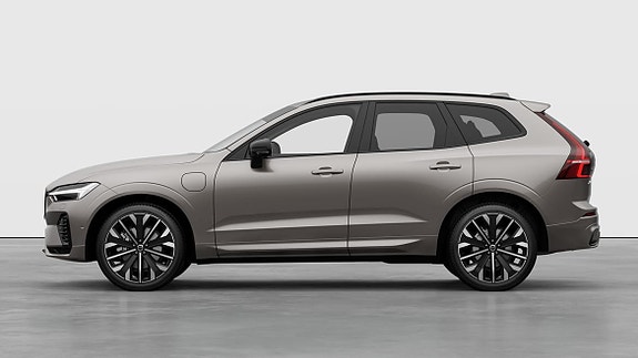 Volvo XC60 2 of 13