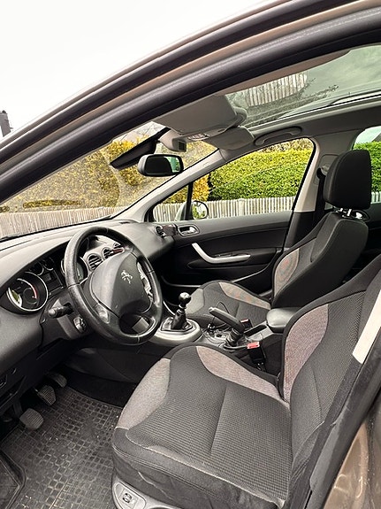 Peugeot 308 SW 6 of 9