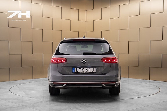 Volkswagen Passat Alltrack 4 of 5