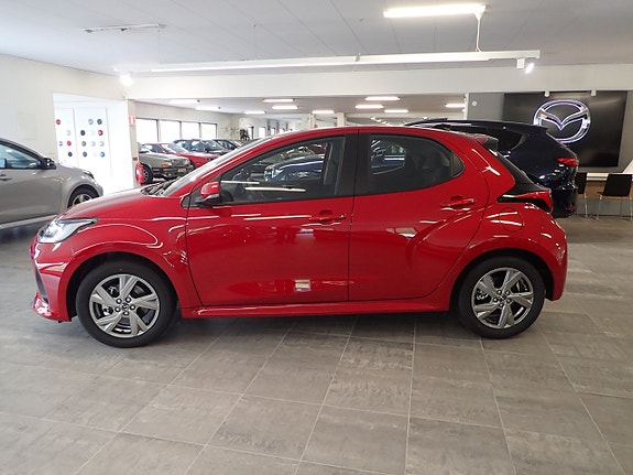 Mazda 2 5 of 18