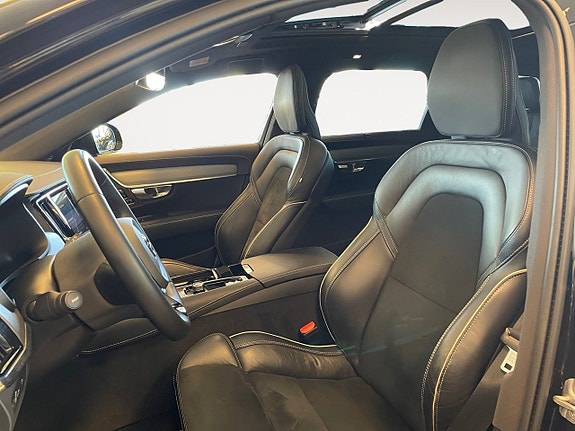 Volvo V90 10 of 26