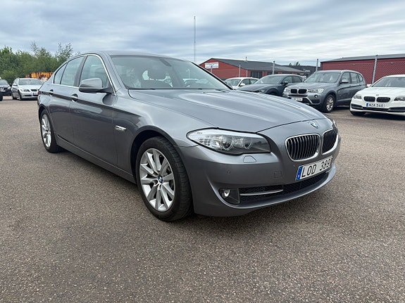 BMW 528 2 of 5