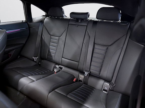 BMW i4 12 of 24