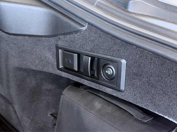 BMW i4 10 of 24