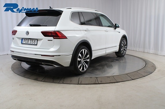 Volkswagen Tiguan 3 of 5