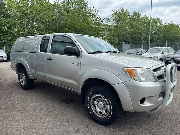 Toyota HiLux 8 of 14