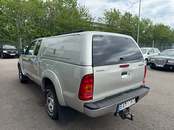 Toyota HiLux 9 of 14