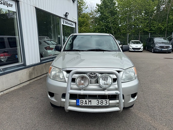 Toyota HiLux 14 of 14