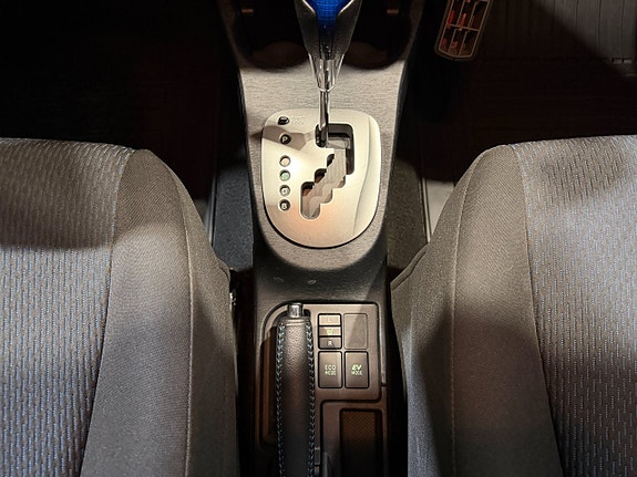 Toyota Yaris 18 of 23