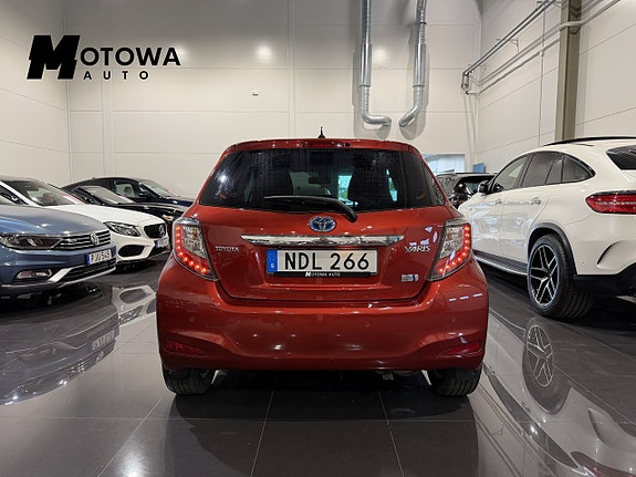 Toyota Yaris 3 of 23