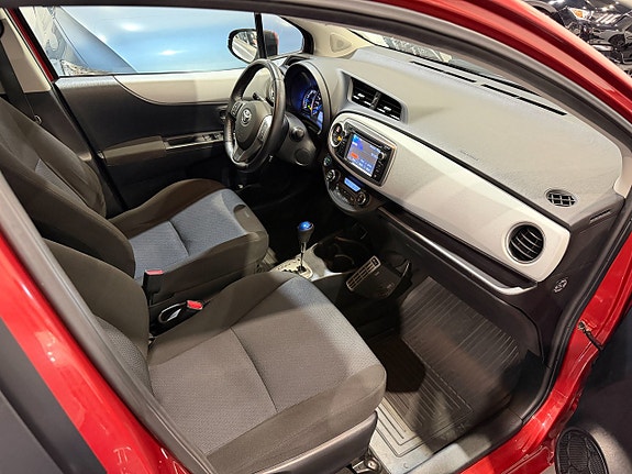 Toyota Yaris 19 of 23